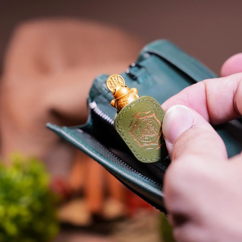 تميمة سلحفاة ذهبية صغيرة تعض ع - مراجعة Longevity Health & Wellness Hotel وسعره
